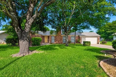 202 S Tower Street, Weatherford TX 76086