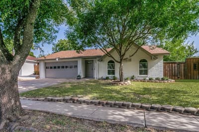430 E Grenoble Drive, Grand Prairie TX 75052