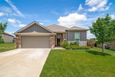 2108 Hill Crest Court, Weatherford TX 76086