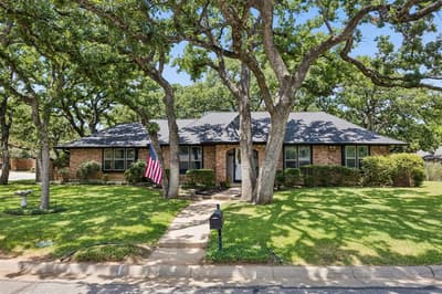 2814 Greenbrook Drive, Arlington TX 76016
