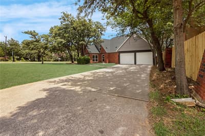 6112 W Poly Webb Road, Arlington TX 76016