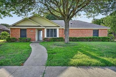 828 Haverford Lane, DeSoto TX 75115