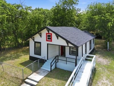910 Loney Street, Fort Worth TX 76104