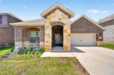 10105 Sunnyview Lane, Aubrey TX 76227