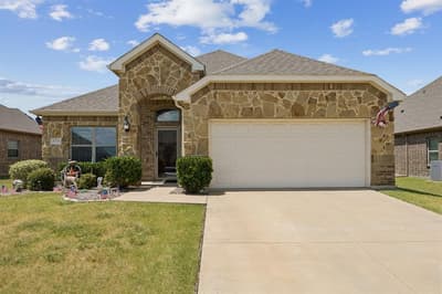 333 Pecos Drive, Crandall TX 75114
