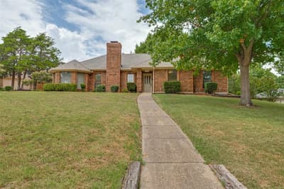 131 Honey Tree Lane, DeSoto TX 75115