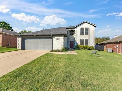 5004 Vaquero Drive, Arlington TX 76017 - Photo 2