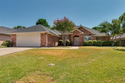 1708 Meadow Crest Lane, Mansfield TX 76063