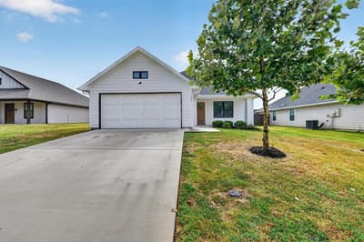 106 Clover Circle, Weatherford TX 76086