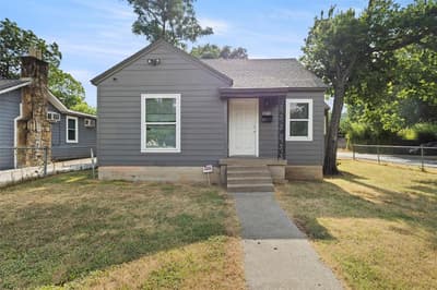 923 Hartsdale Drive, Dallas TX 75211