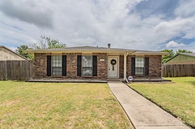 720 Nora Lane, DeSoto TX 75115