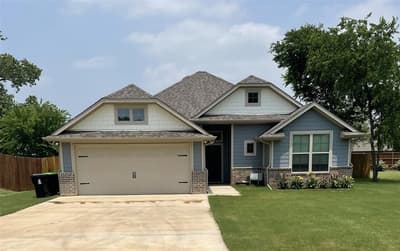 618 E Walcott Street, Pilot Point TX 76258