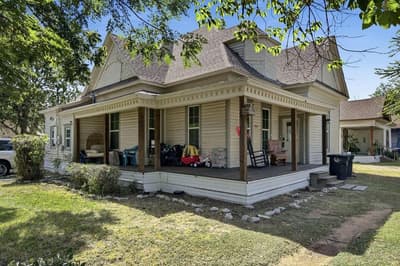 303 N Douglas Avenue, Cleburne TX 76033