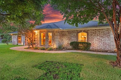 128 Meandering Way, Weatherford TX 76086