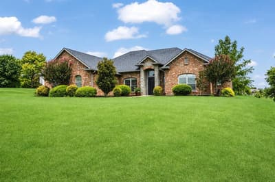 146 Derby Drive, Van Alstyne TX 75495 - Photo 2