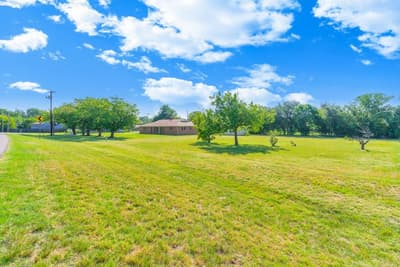 401 S Beverly Street, Crowley TX 76036 - Photo 5