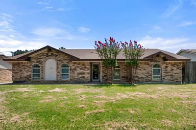 2001 San Jacinto Drive, Arlington TX 76012