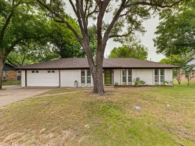 410 E White Street, Pilot Point TX 76258