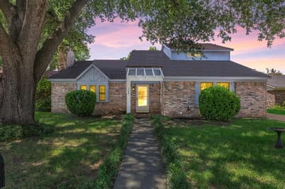 704 Matthews Court, Arlington TX 76012