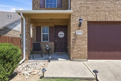 612 Lazy Crest Drive, Fort Worth TX 76140 - Photo 3