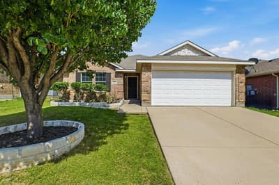 652 Lincoln Avenue, Lavon TX 75166 - Photo 2