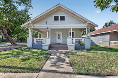 1201 W Arlington Avenue, Fort Worth TX 76110
