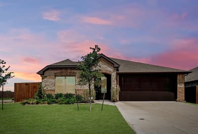 921 Amberwood Drive, Godley TX 76044