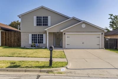 211 Faircrest Drive, Arlington TX 76018