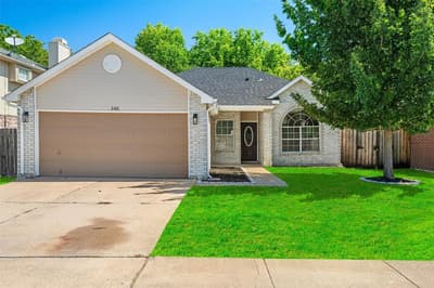 2401 Bennington Drive, Arlington TX 76018