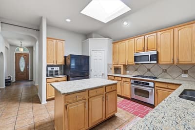 13875 Valley Mills Drive, Frisco TX 75033 - Photo 2