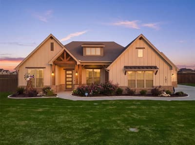 101 Howling Court, Godley TX 76044