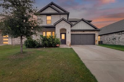 136 Camp Fire Drive, Waxahachie TX 75165