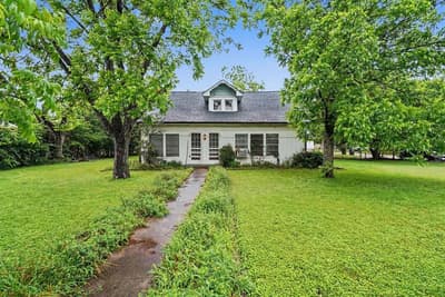 506 Woodard Avenue, Cleburne TX 76033