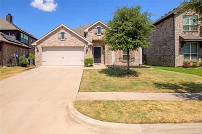 1305 Starlight Avenue, Aubrey TX 76227
