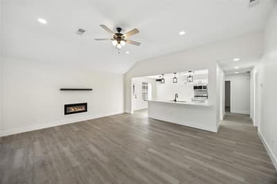617 Forest Oaks Drive, Grand Prairie TX 75052 - Photo 4