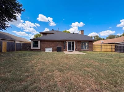 2831 Red Oak Drive, Grand Prairie TX 75052 - Photo 5