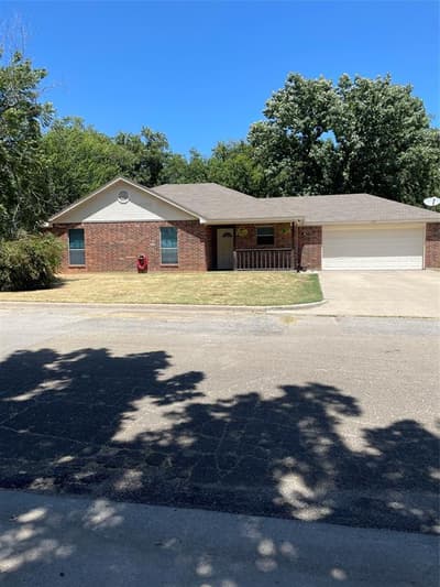 607 E Water Street, Weatherford TX 76086