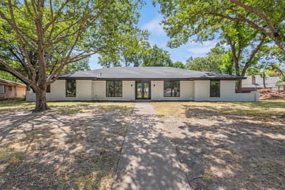729 Surrey Circle, Grand Prairie TX 75050