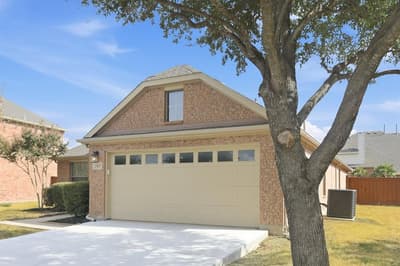 2927 Albares Drive, Grand Prairie TX 75054 - Photo 3