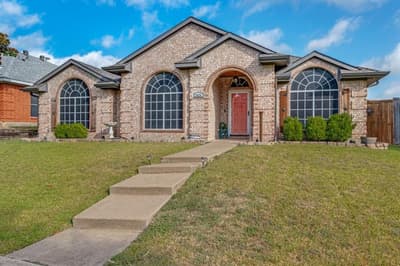 2425 Waterloo Lane, Mesquite TX 75181