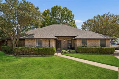 902 Briarcliff Court, Arlington TX 76012