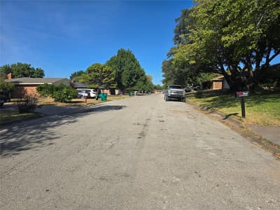 1514 Linda Street, Bowie TX 76230