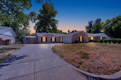 7448 Van Natta Lane, Fort Worth TX 76112