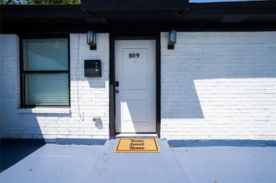 809 W Broadus Avenue, Fort Worth TX 76115