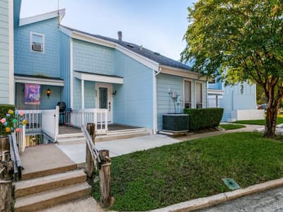 680 Harbor Drive, Azle TX 76020