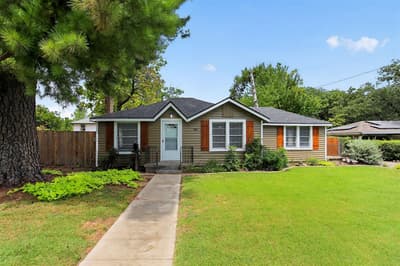 2811 Springdale Road, Fort Worth TX 76111