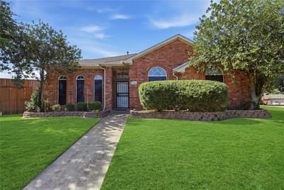 2704 Oak Creek, Mesquite TX 75181