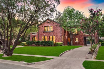 2127 Pembroke Drive, Fort Worth TX 76110