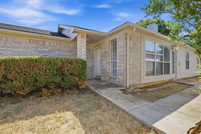 10616 Shadywood Drive, Fort Worth TX 76140 - Photo 5