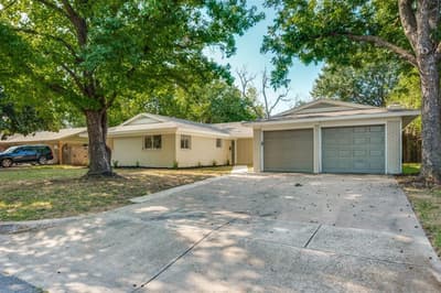 6904 Jewell Avenue, Fort Worth TX 76112